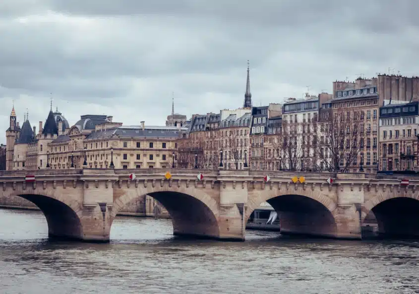 Pourquoi domicilier son entreprise à Paris ?